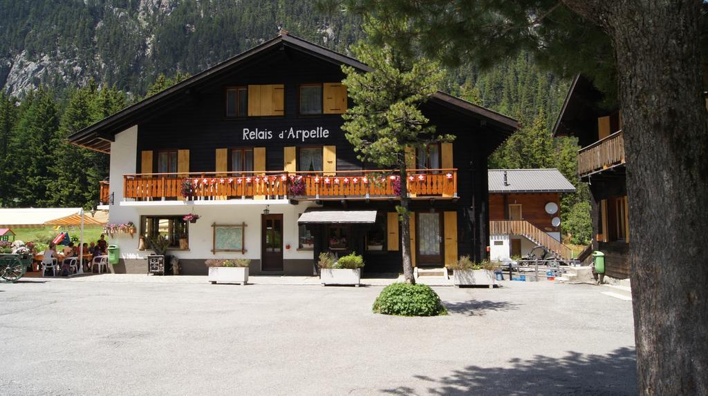 Отель Relais D'Arpette Шампекс Экстерьер фото